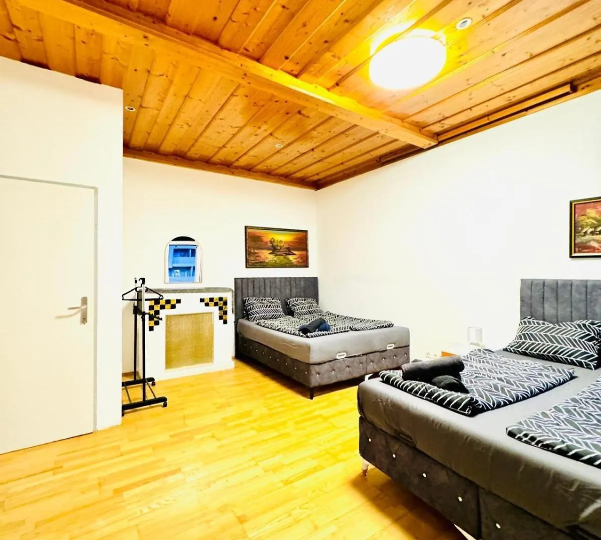 Cozy 4Br Apt For Up To 12P 10-Min To Fac Platz Vienna 0*,  Austria